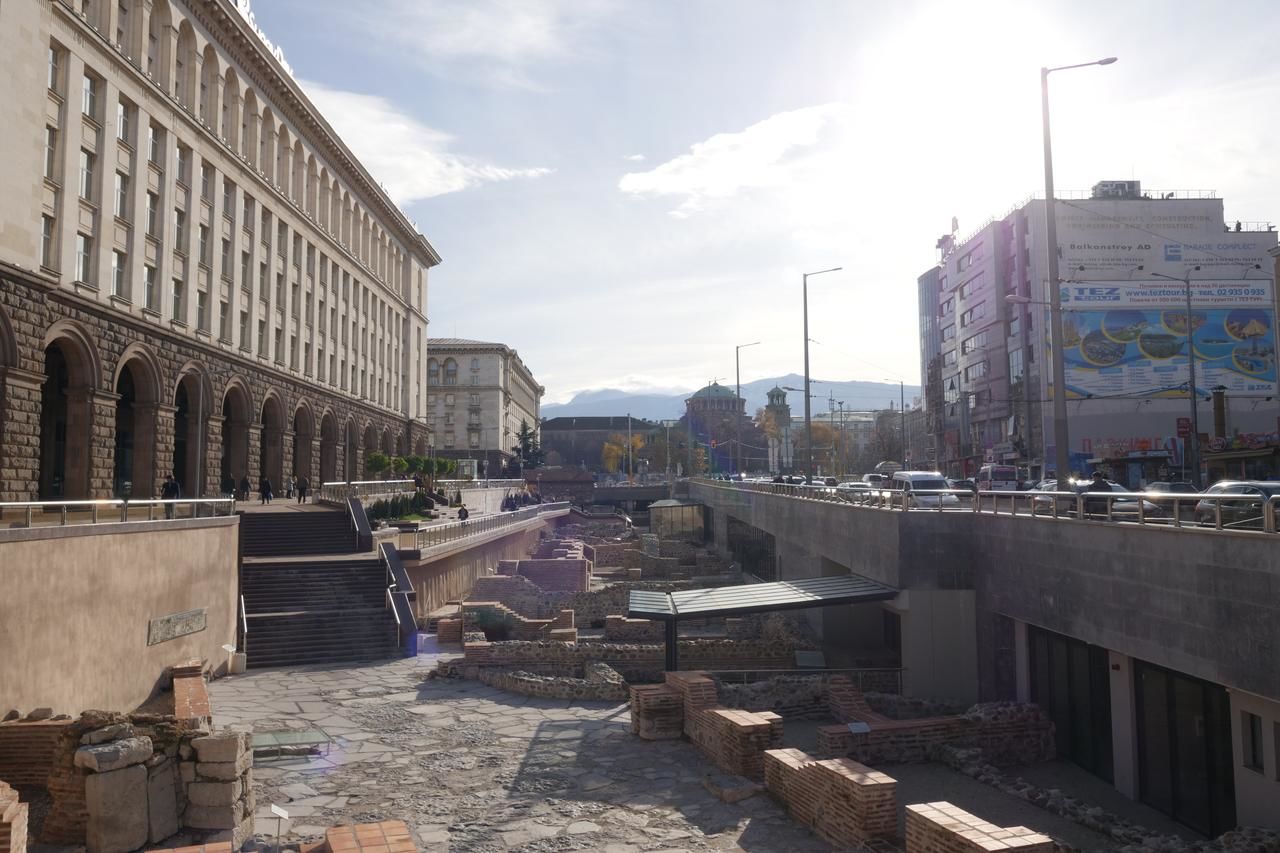 Гостевой дом Vintage private room in the heart of the downtown София-36